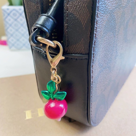 New ! Coach radish charm - Picture 2 of 5